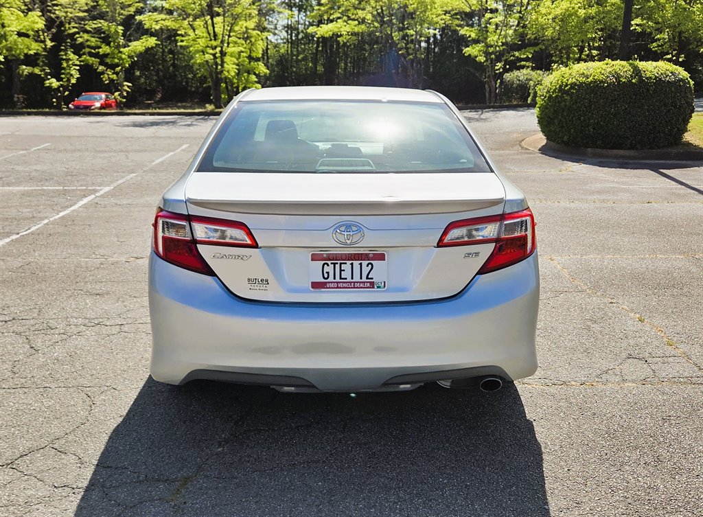 2012 Toyota Camry SE - Photo 11