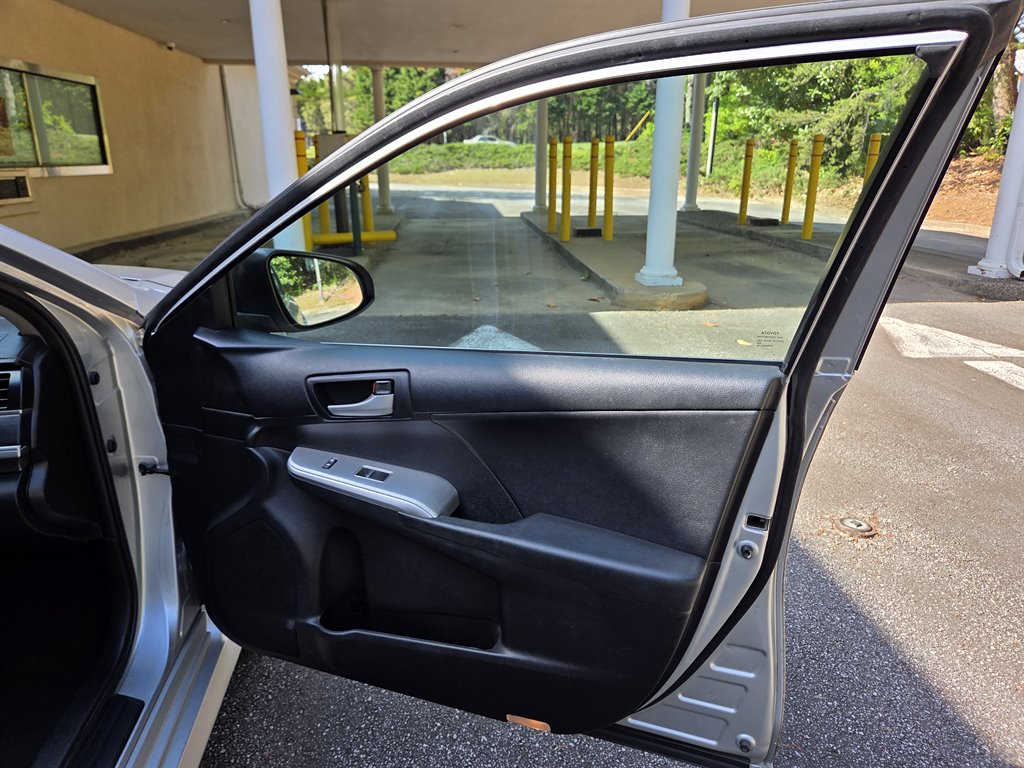 2012 Toyota Camry SE - Photo 34