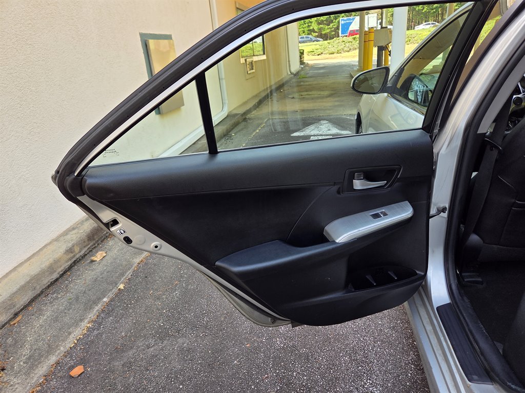 2012 Toyota Camry SE - Photo 32