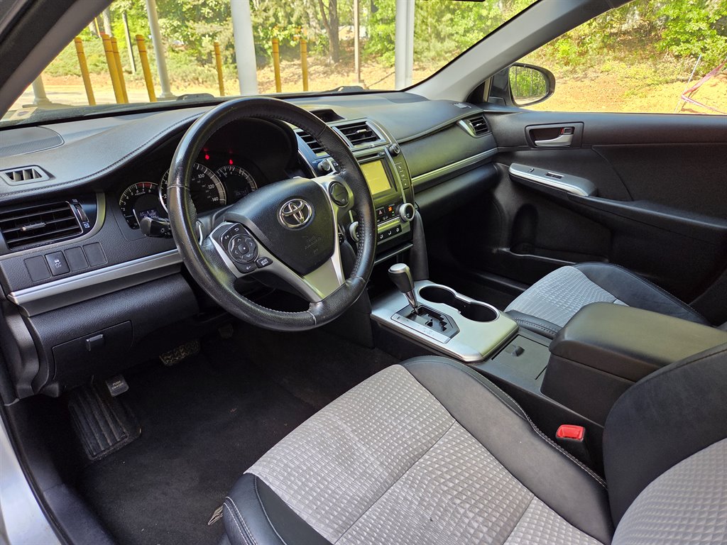 2012 Toyota Camry SE - Photo 26