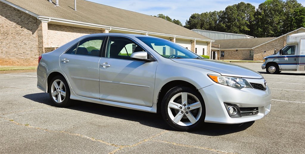 2012 Toyota Camry SE - Photo 6
