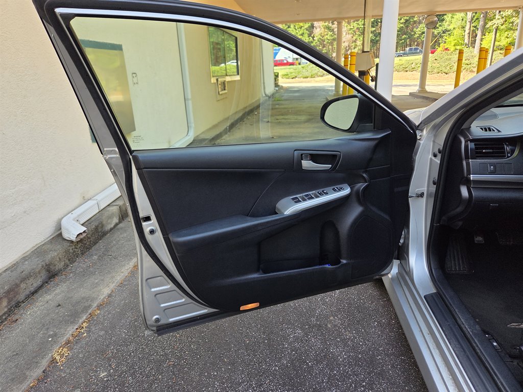 2012 Toyota Camry SE - Photo 33