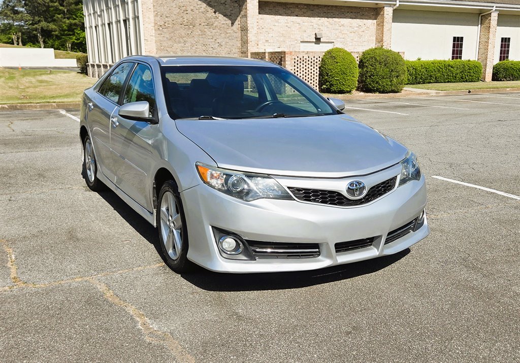 2012 Toyota Camry SE - Photo 8