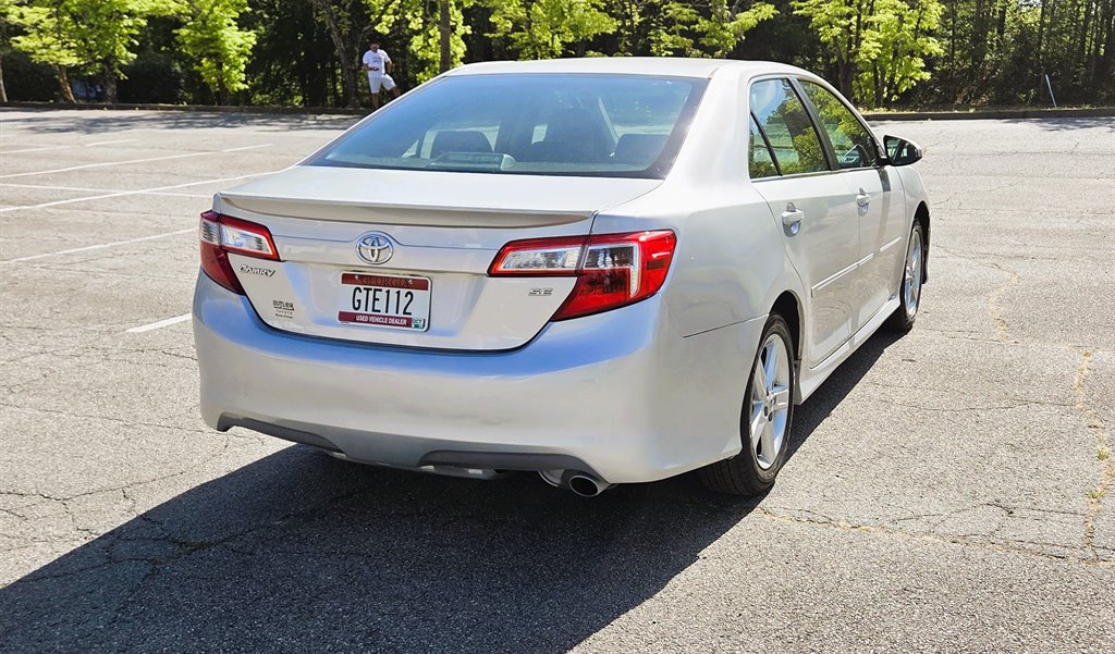 2012 Toyota Camry SE - Photo 12