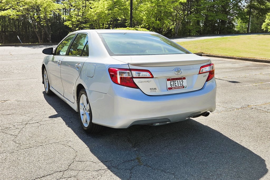 2012 Toyota Camry SE - Photo 10
