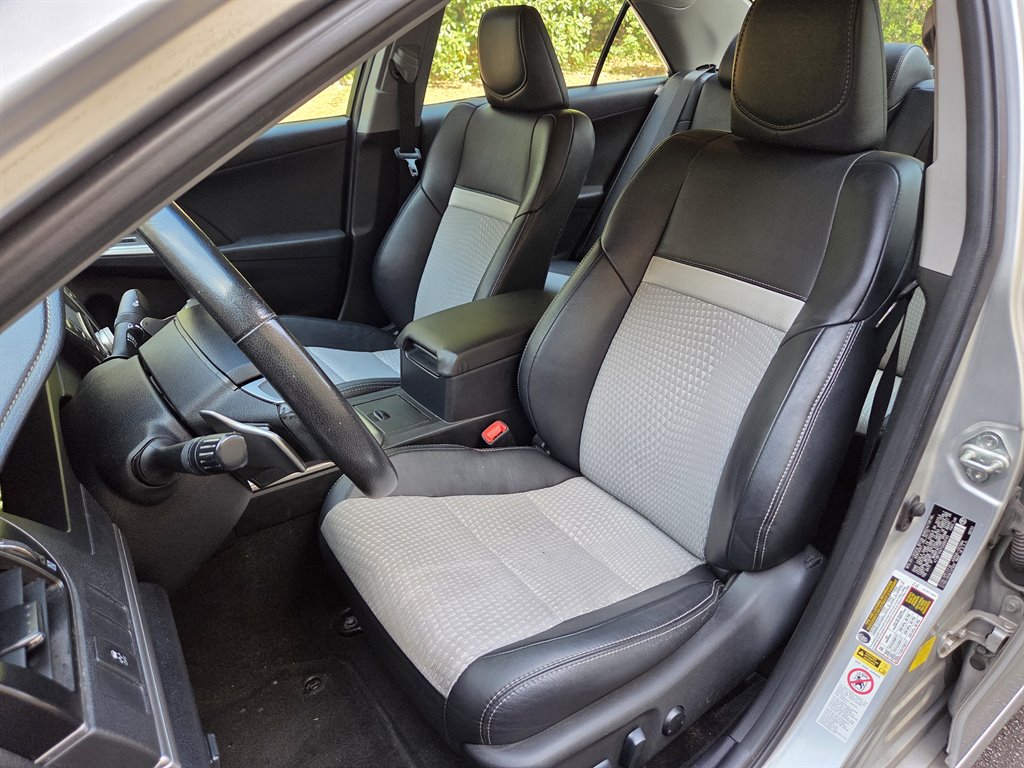 2012 Toyota Camry SE - Photo 24
