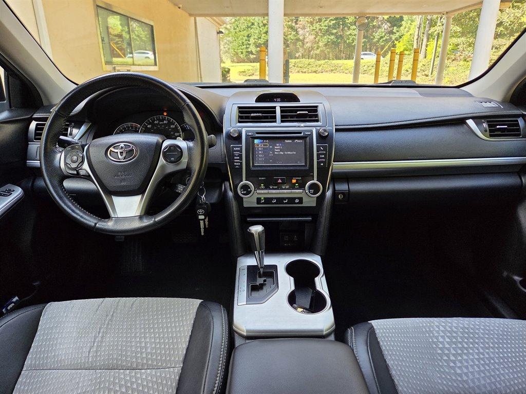 2012 Toyota Camry SE - Photo 20