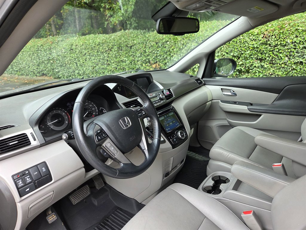2016 Honda Odyssey EX-L - Photo 24
