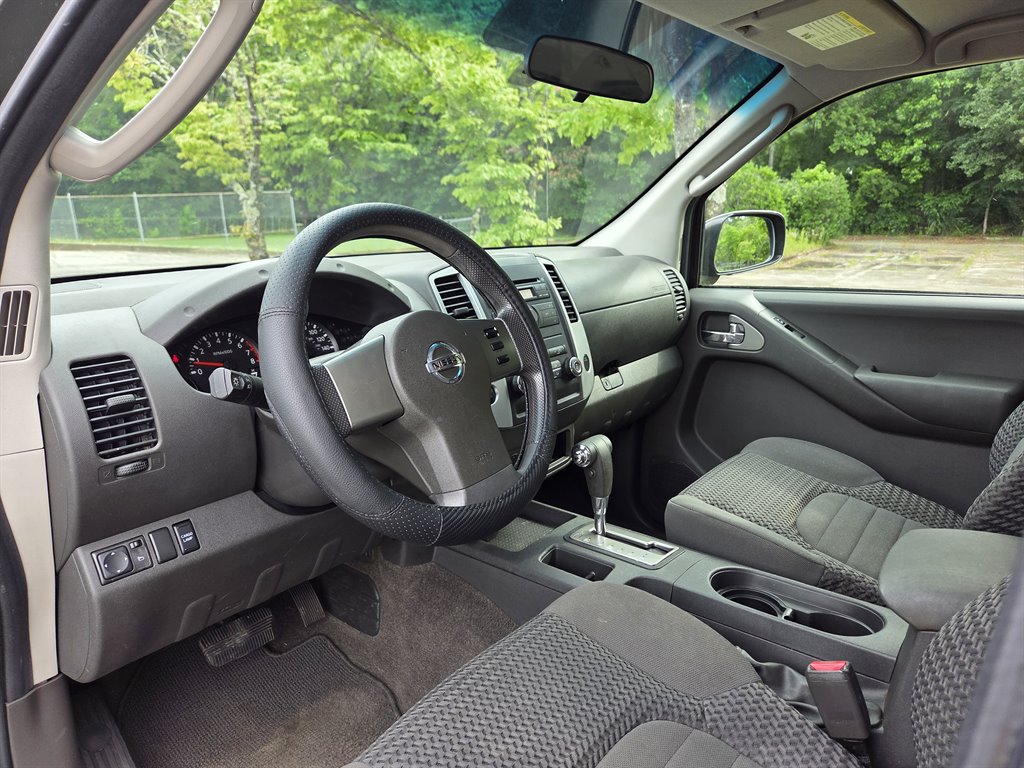 2010 Nissan Frontier SE - Photo 24