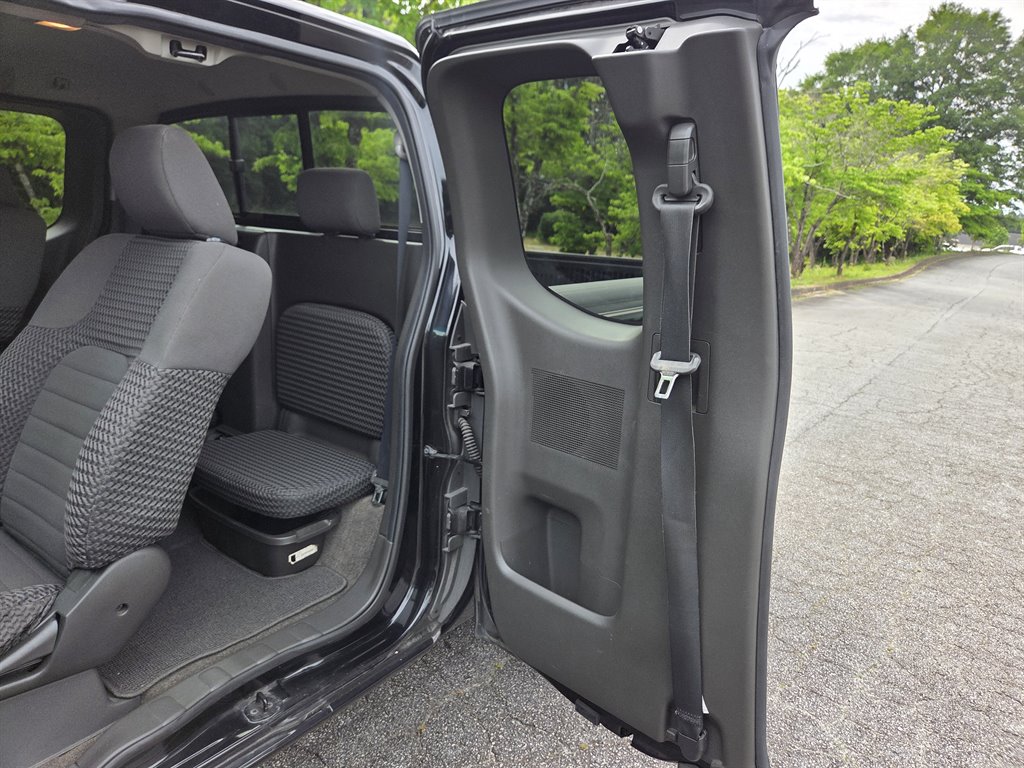 2010 Nissan Frontier SE - Photo 32