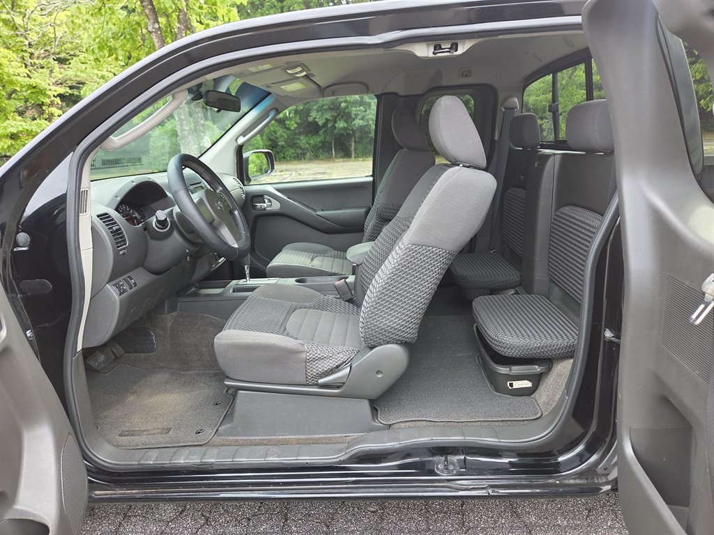 2010 Nissan Frontier SE - Photo 26