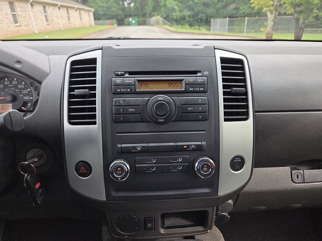 2010 Nissan Frontier SE - Photo 23