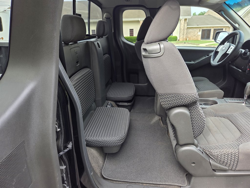2010 Nissan Frontier SE - Photo 28