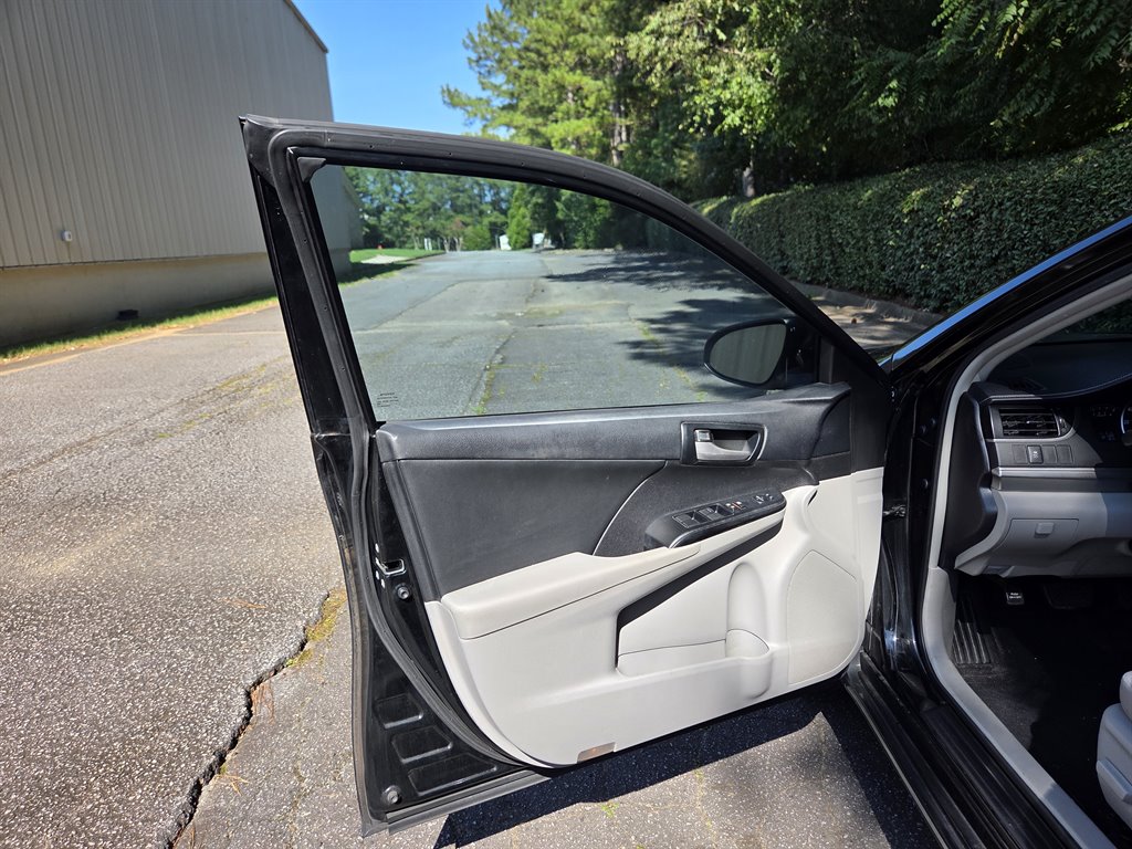 2014 Toyota Camry LE - Photo 33