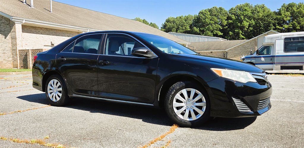 2014 Toyota Camry LE - Photo 7
