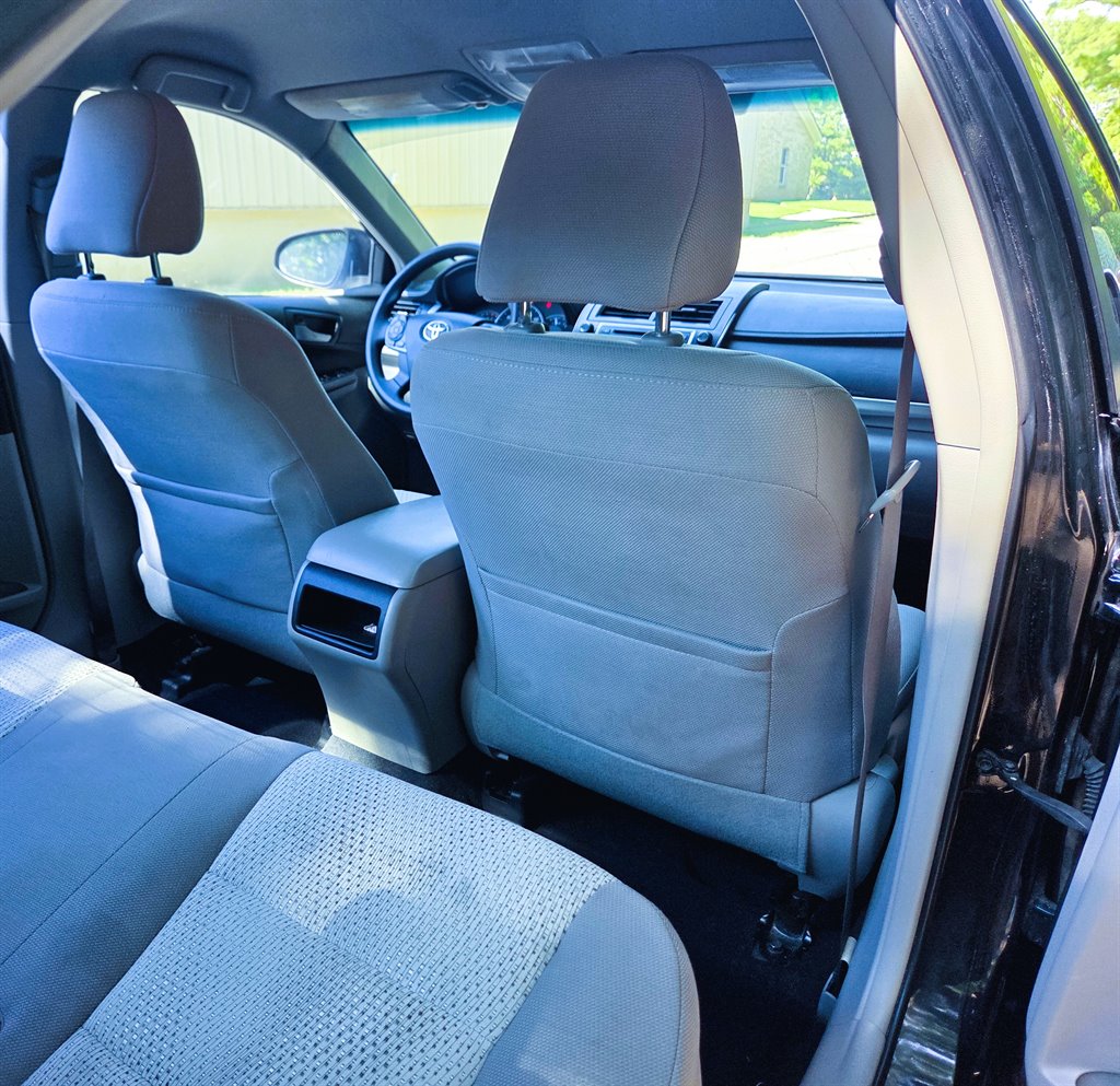2014 Toyota Camry LE - Photo 31