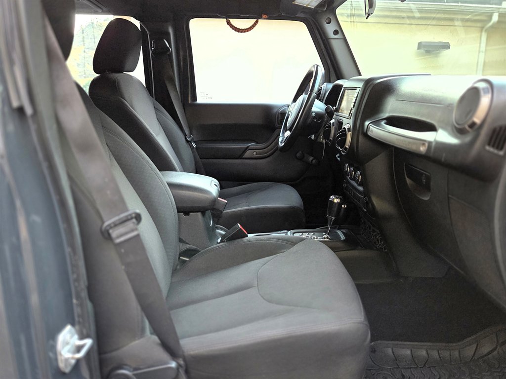 2017 Jeep Wrangler Unlimited Sport - Photo 25