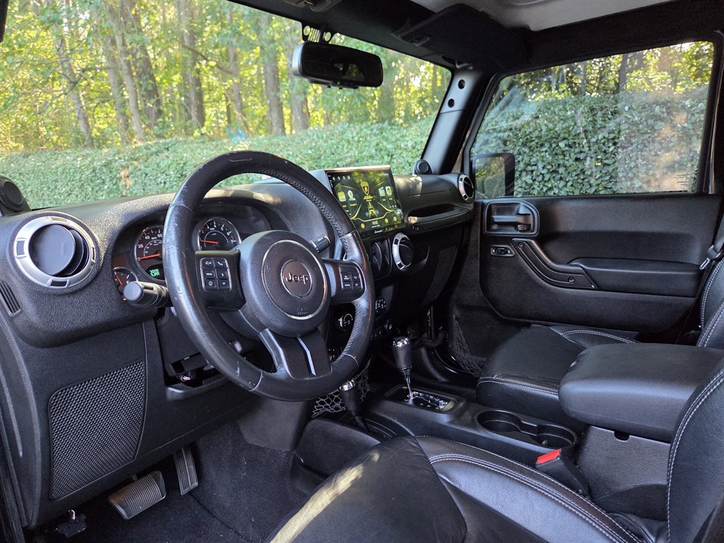2013 Jeep Wrangler Sahara - Photo 24