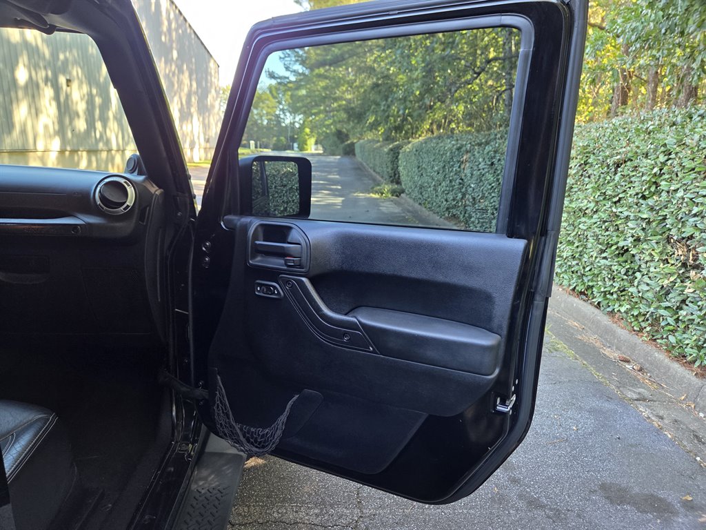 2013 Jeep Wrangler Sahara - Photo 31