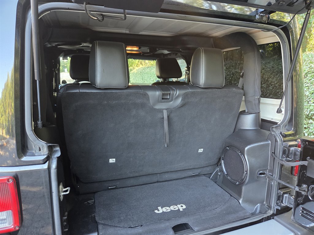 2013 Jeep Wrangler Sahara - Photo 33