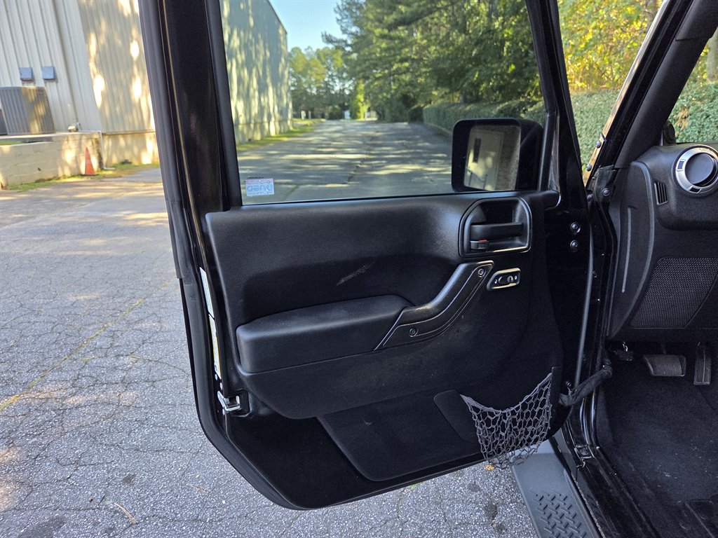 2013 Jeep Wrangler Sahara - Photo 30