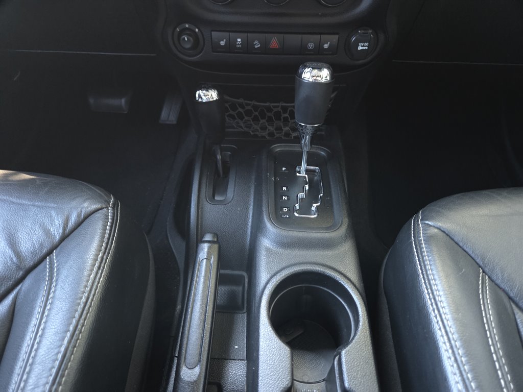 2013 Jeep Wrangler Sahara - Photo 29